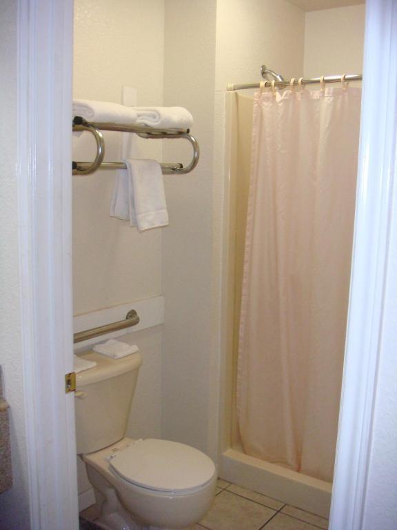 Eagle Pass Inn Room photo
